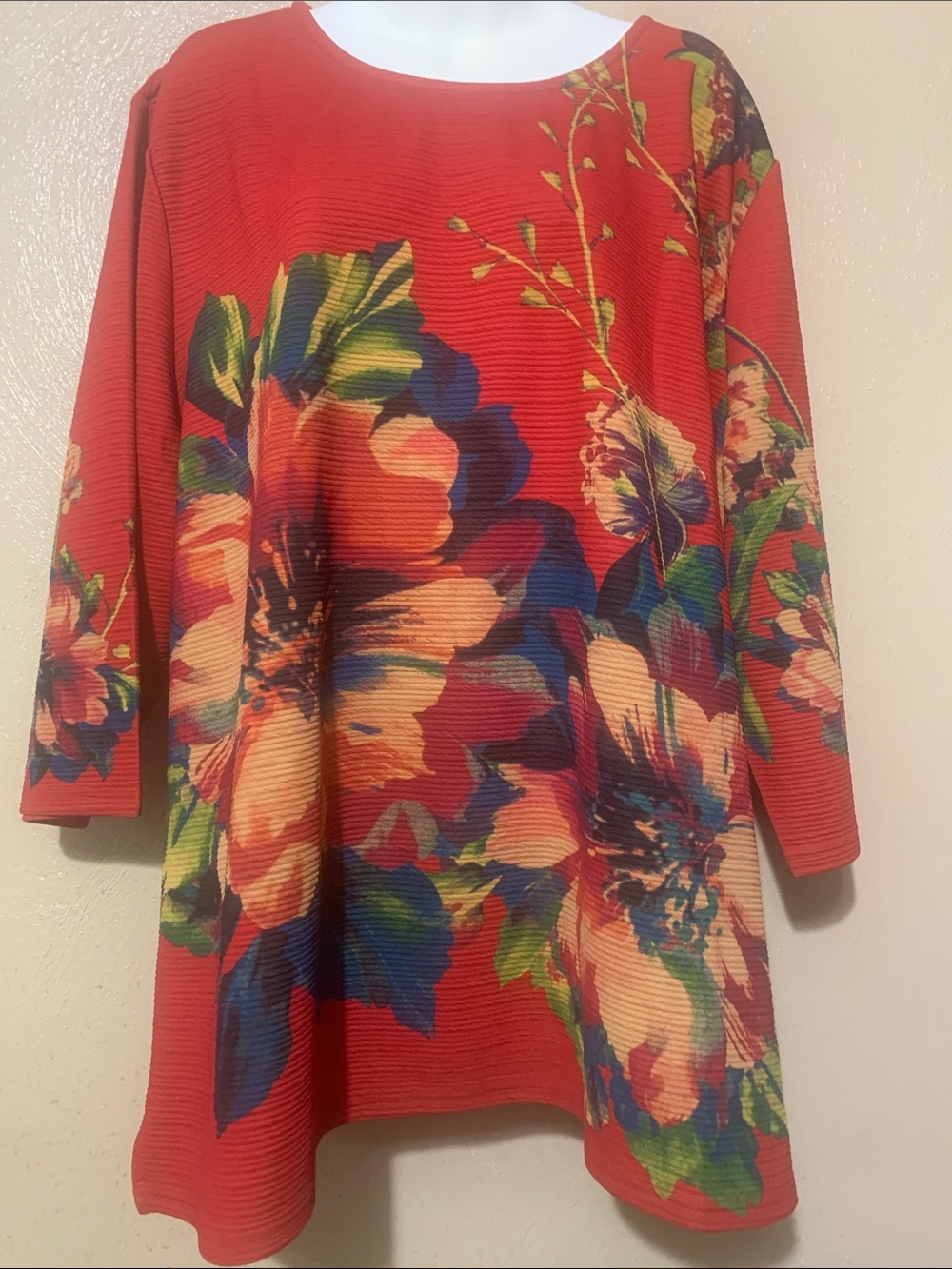 Serengeti 3X Red  Floral Print Tunic Top - Picture 3 of 5